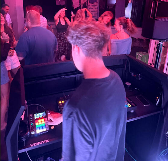 Perth Wedding DJ Finch Wedding DJ